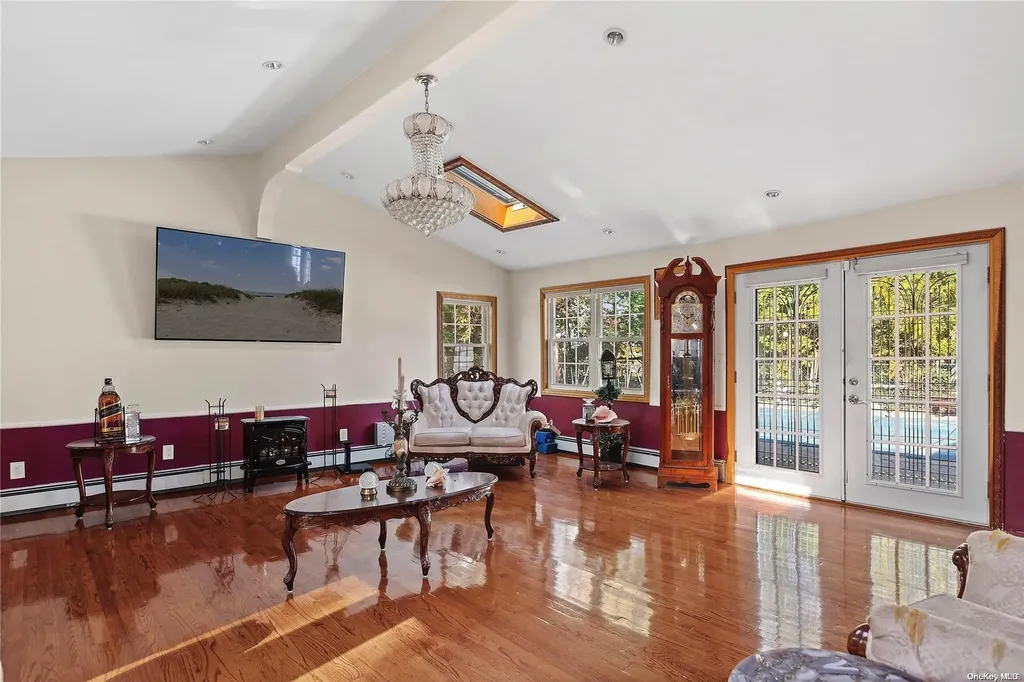 63 Brookfield Road Valley Stream NY 11581