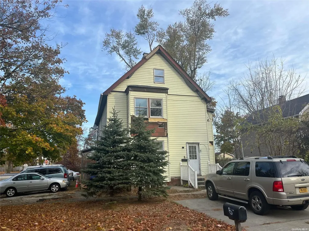 5 Brightside Avenue Central Islip NY 11722