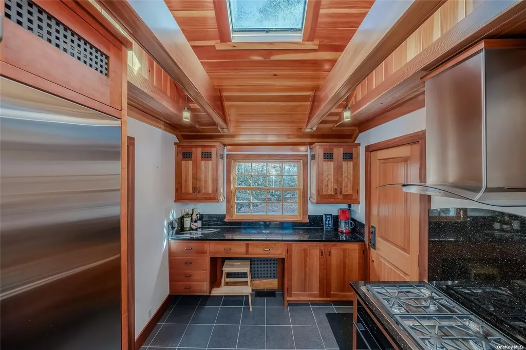 61 Thompson Hay Path Setauket NY 11733
