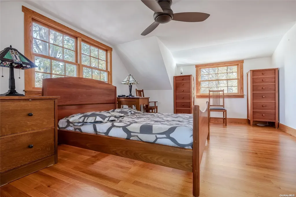 61 Thompson Hay Path Setauket NY 11733