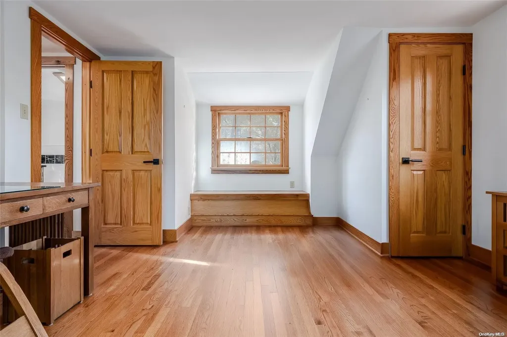 61 Thompson Hay Path Setauket NY 11733