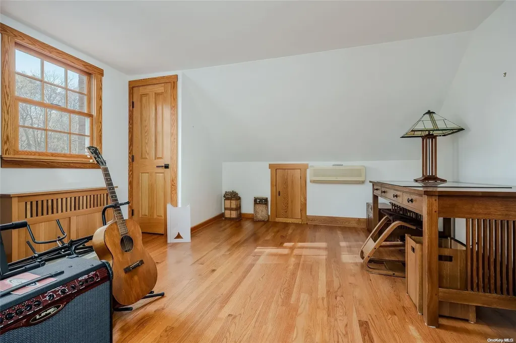 61 Thompson Hay Path Setauket NY 11733