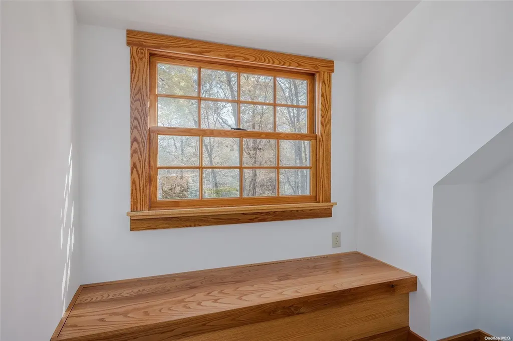 61 Thompson Hay Path Setauket NY 11733