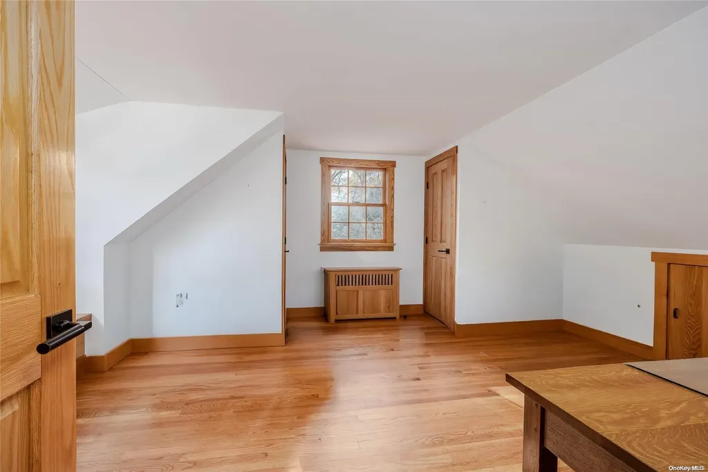 61 Thompson Hay Path Setauket NY 11733