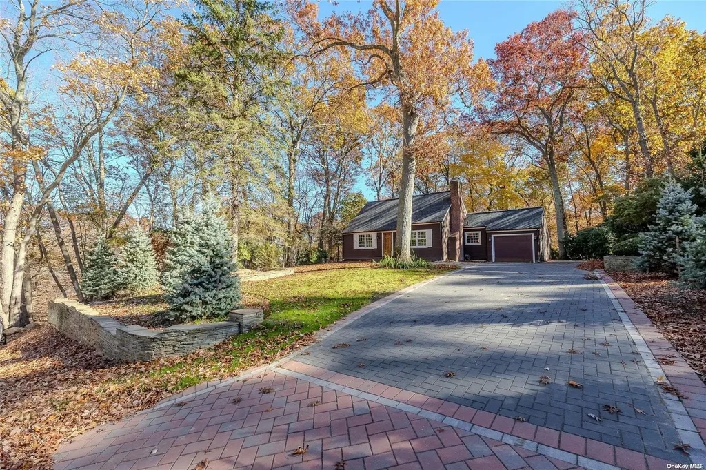 61 Thompson Hay Path Setauket NY 11733