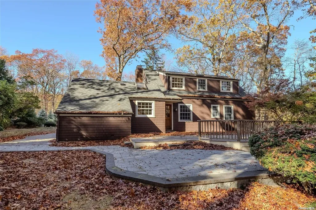 61 Thompson Hay Path Setauket NY 11733