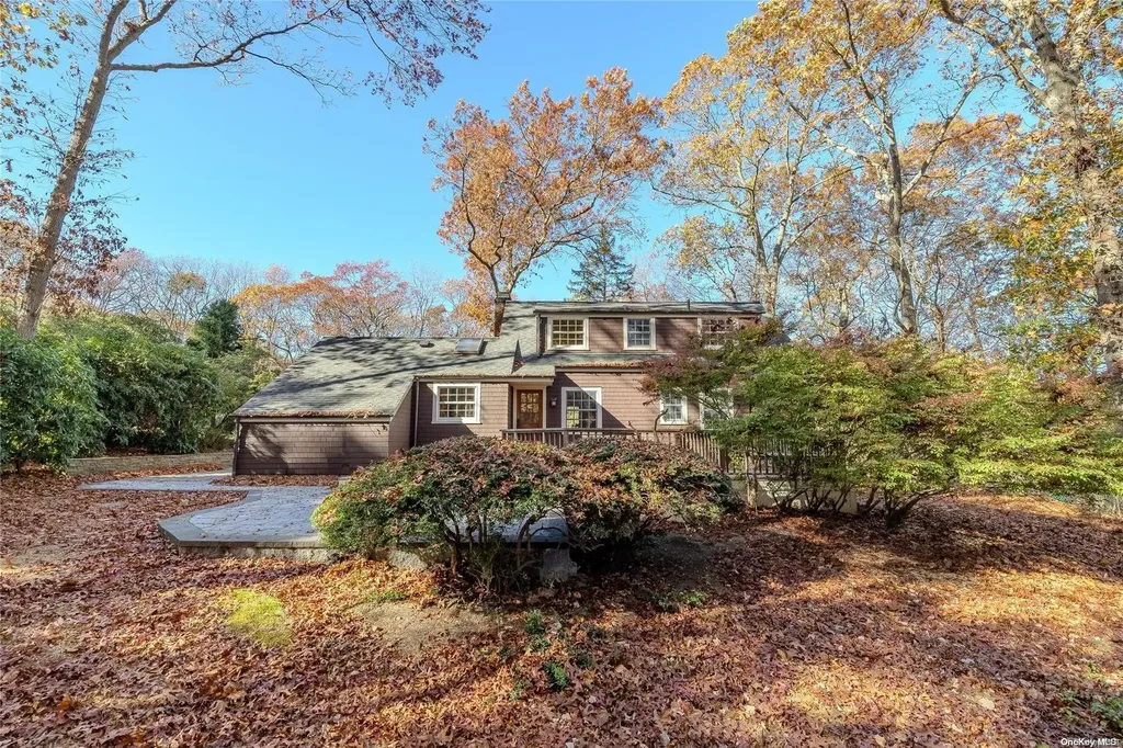 61 Thompson Hay Path Setauket NY 11733