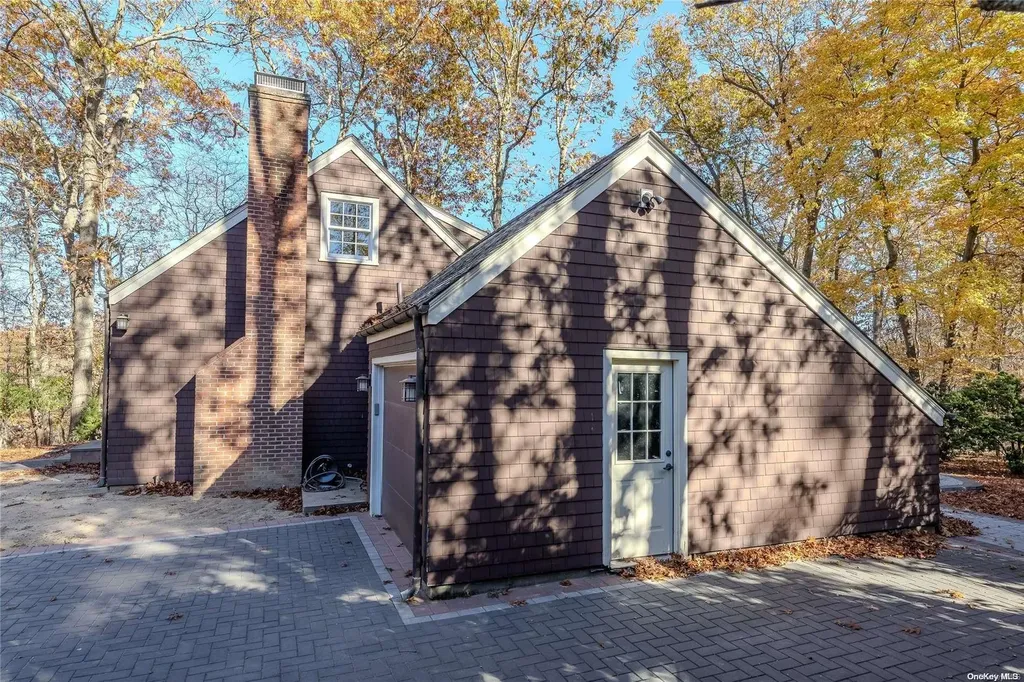 61 Thompson Hay Path Setauket NY 11733
