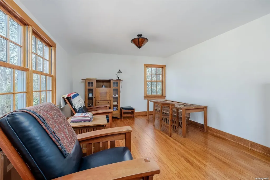 61 Thompson Hay Path Setauket NY 11733