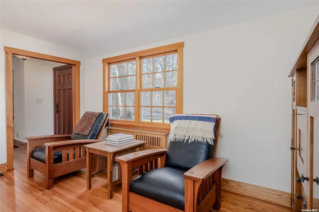 61 Thompson Hay Path Setauket NY 11733