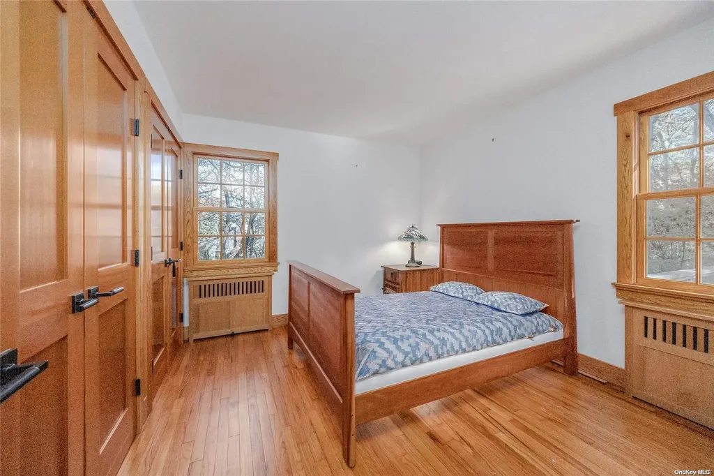 61 Thompson Hay Path Setauket NY 11733