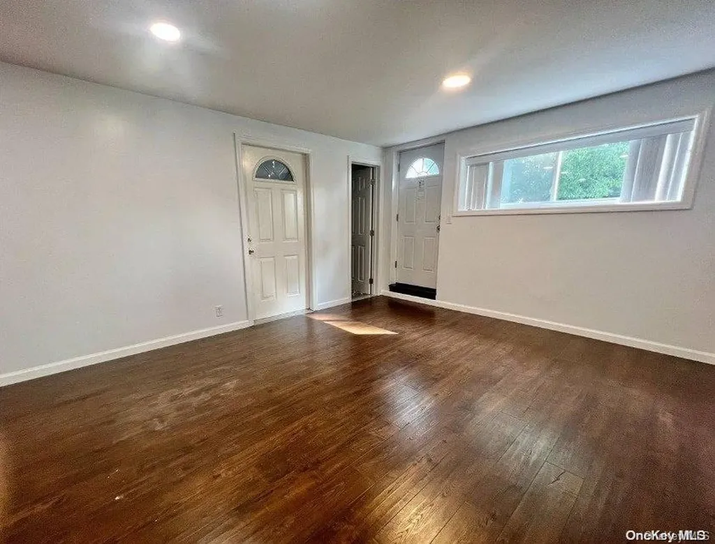 17 Willets Avenue Syosset NY 11791