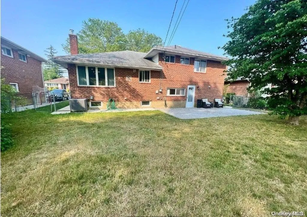 17 Willets Avenue Syosset NY 11791