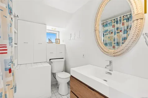 68 Little Neck Road Southampton NY 11968