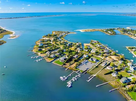 68 Little Neck Road Southampton NY 11968