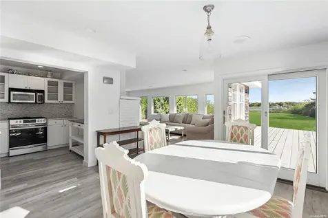 68 Little Neck Road Southampton NY 11968