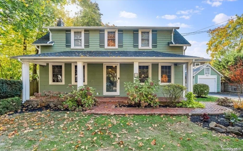 207 Combs Avenue Woodmere NY 11598