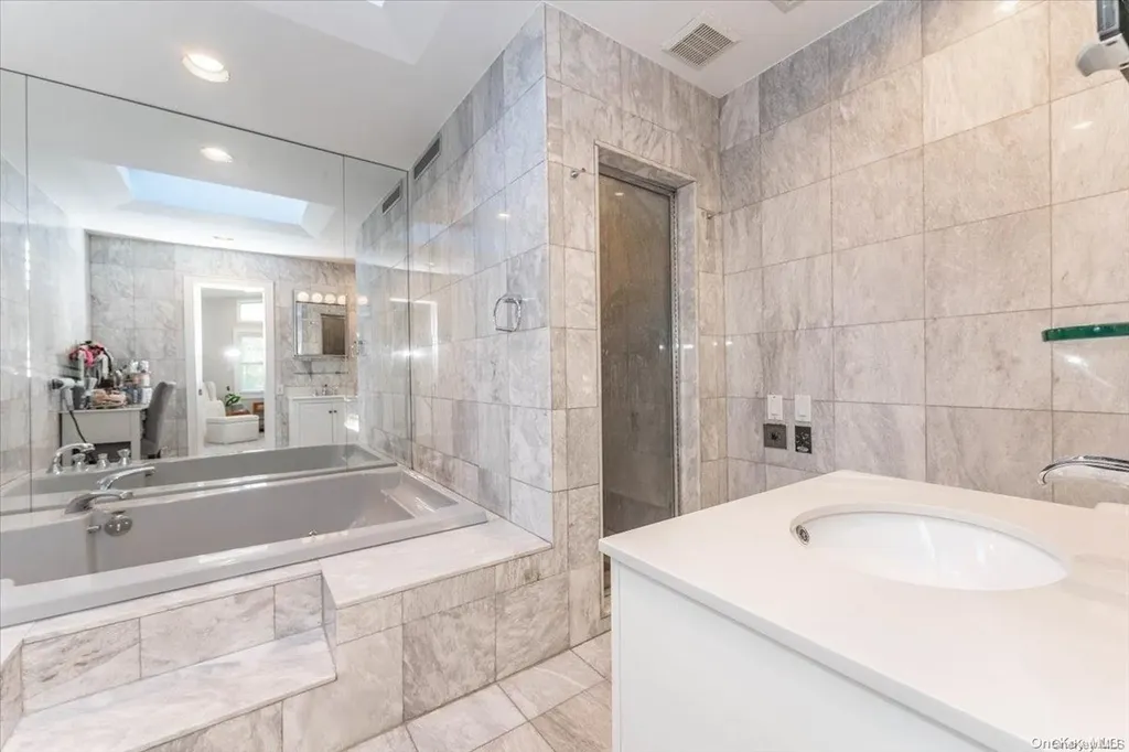 207 Combs Avenue Woodmere NY 11598