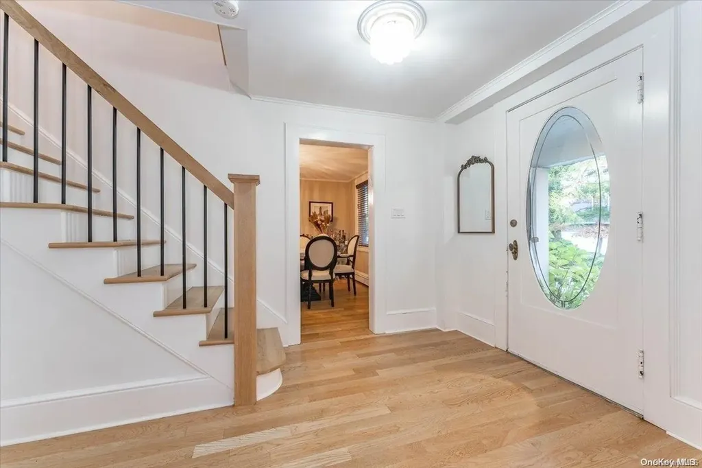 207 Combs Avenue Woodmere NY 11598