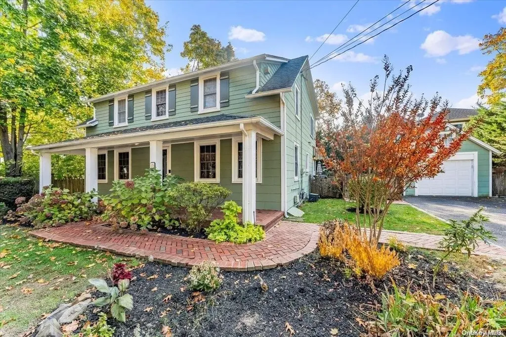 207 Combs Avenue Woodmere NY 11598