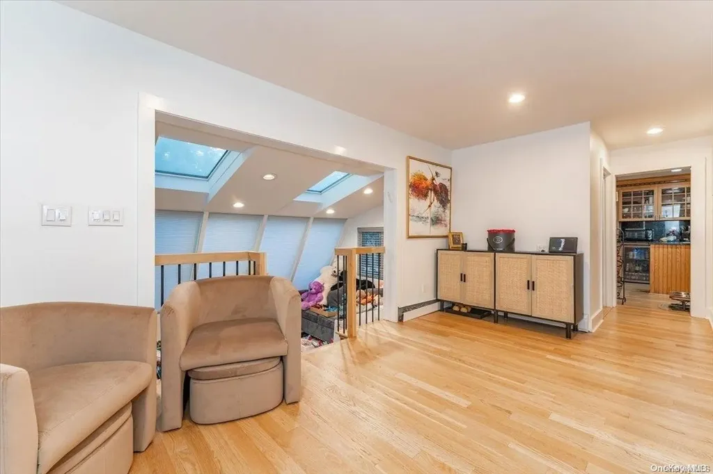207 Combs Avenue Woodmere NY 11598