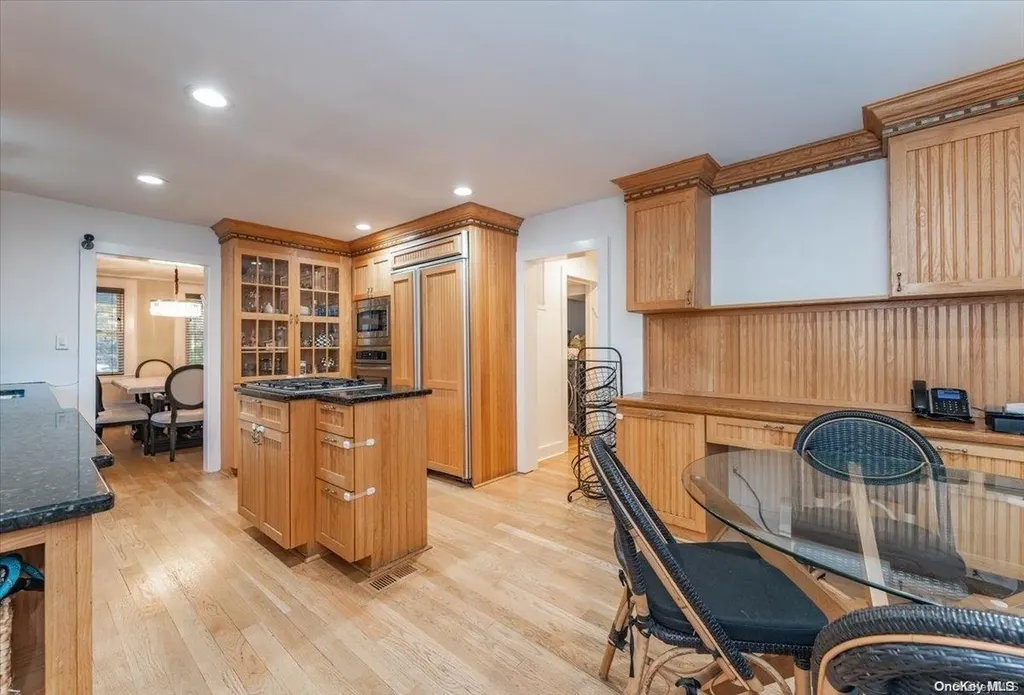 207 Combs Avenue Woodmere NY 11598
