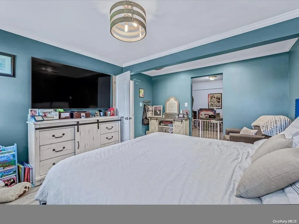 17 Tinder Lane Levittown NY 11756