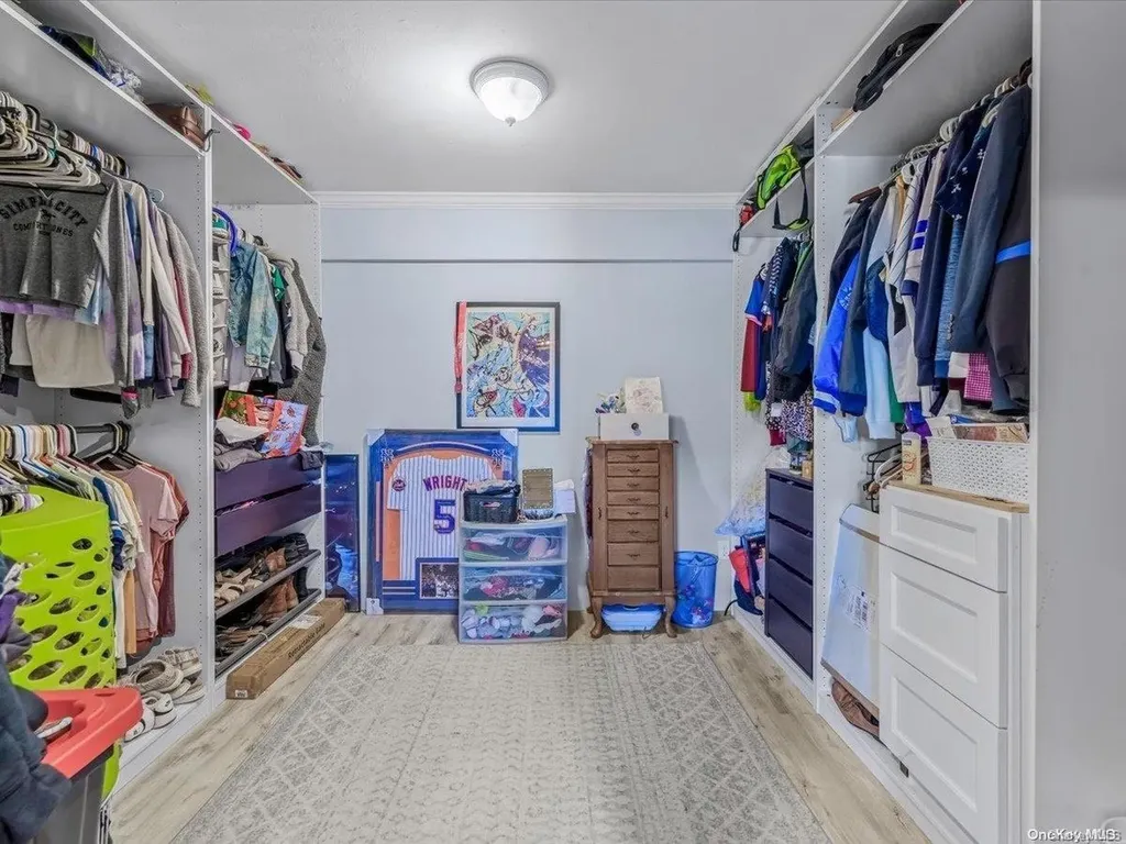 17 Tinder Lane Levittown NY 11756