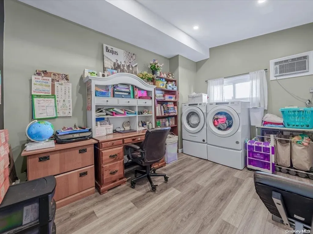 17 Tinder Lane Levittown NY 11756