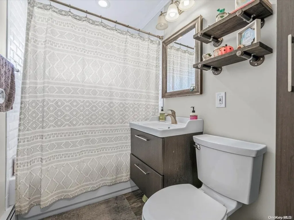 17 Tinder Lane Levittown NY 11756