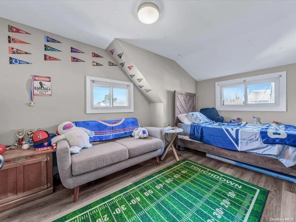 17 Tinder Lane Levittown NY 11756