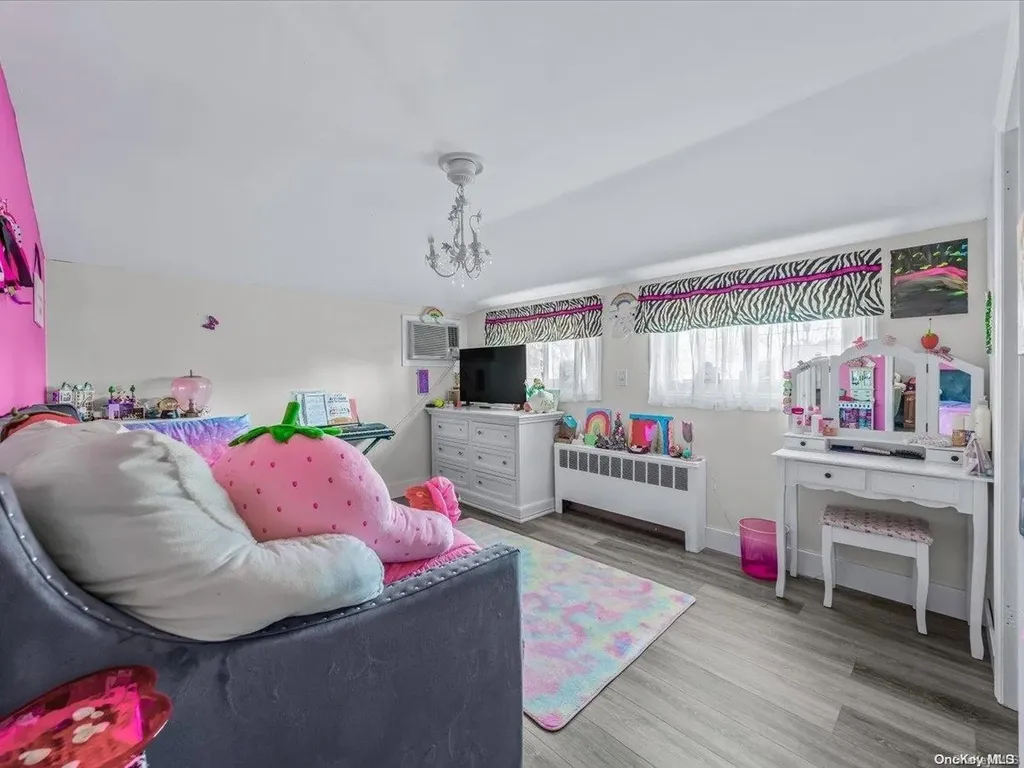 17 Tinder Lane Levittown NY 11756