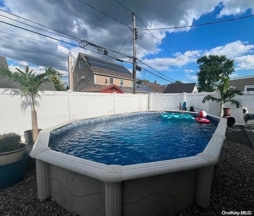 17 Tinder Lane Levittown NY 11756