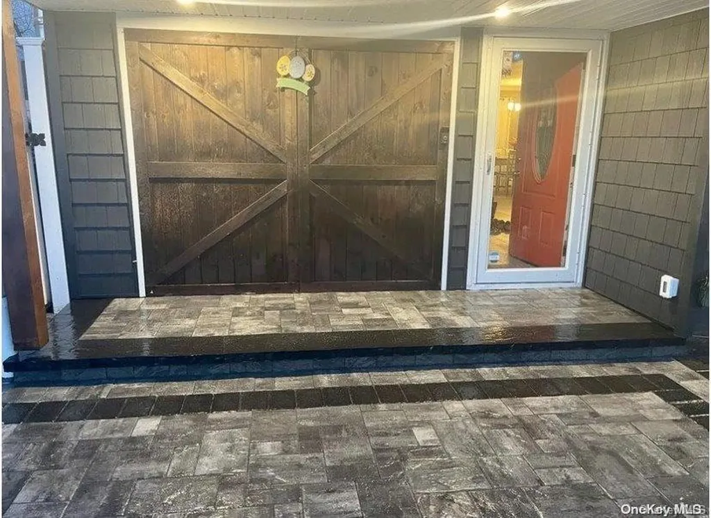 17 Tinder Lane Levittown NY 11756