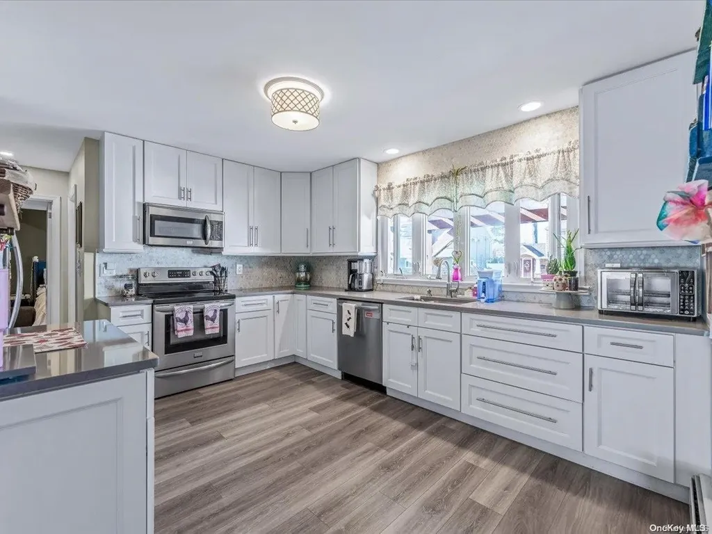 17 Tinder Lane Levittown NY 11756