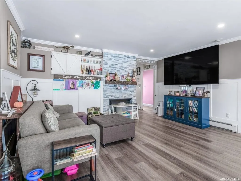 17 Tinder Lane Levittown NY 11756