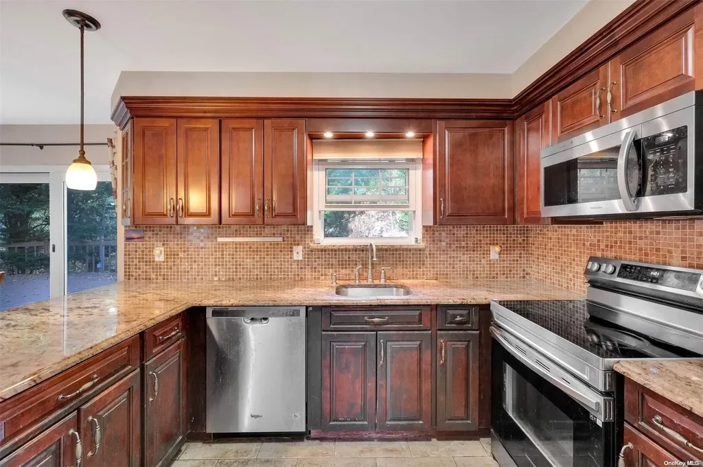 99 S Washington Avenue Centereach NY 11720