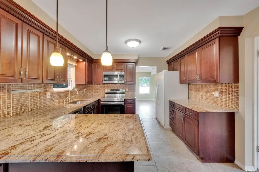 99 S Washington Avenue Centereach NY 11720