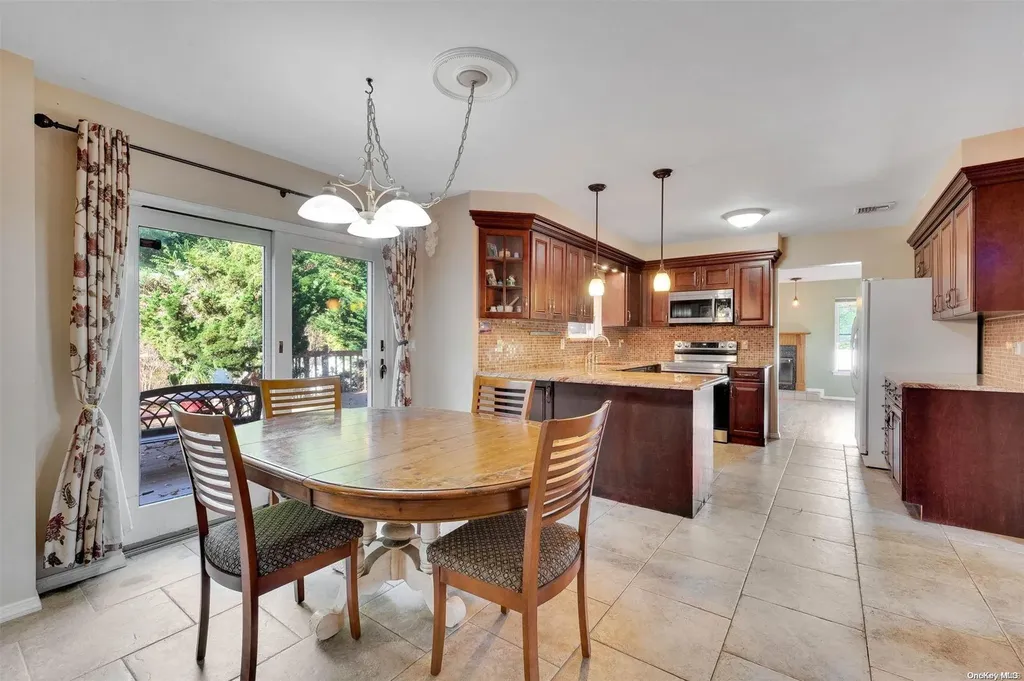 99 S Washington Avenue Centereach NY 11720