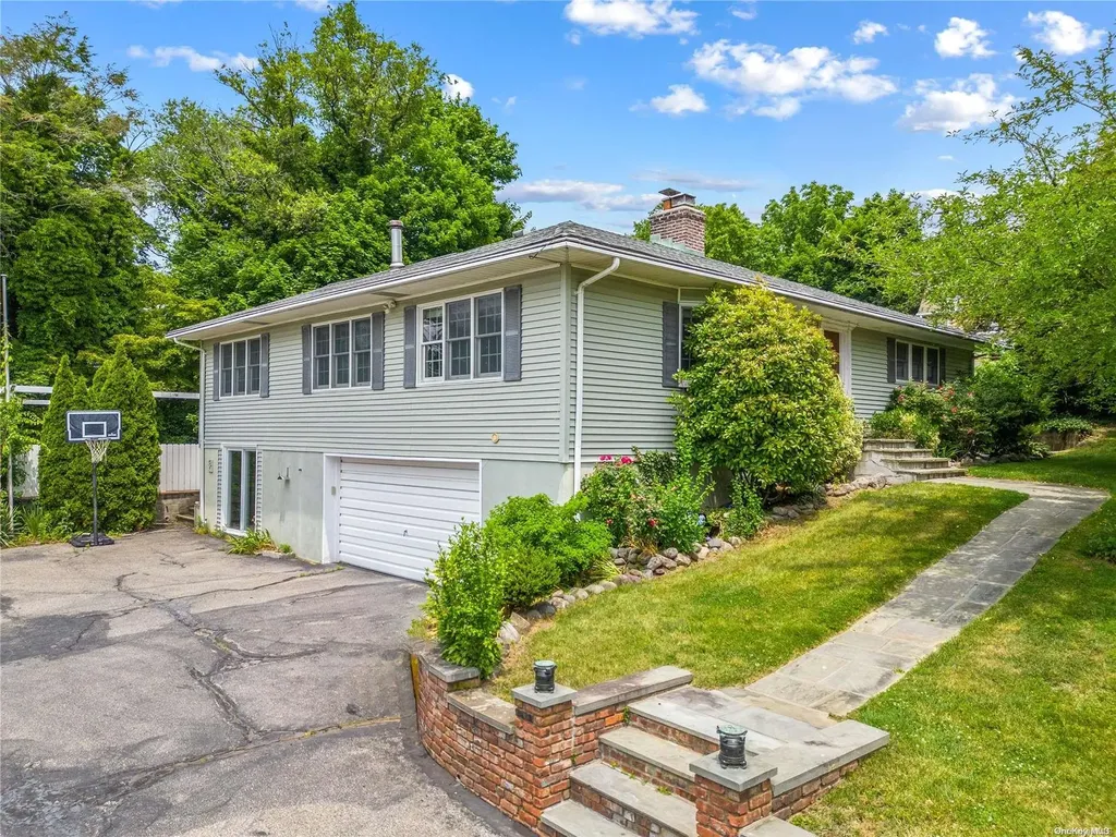 48 Smith Street Glen Head NY 11545