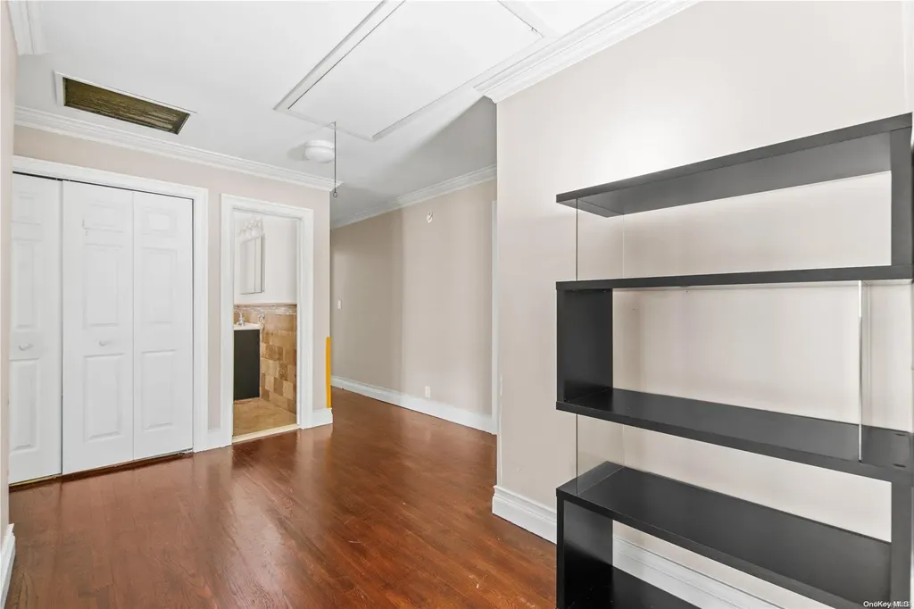 48 Smith Street Glen Head NY 11545