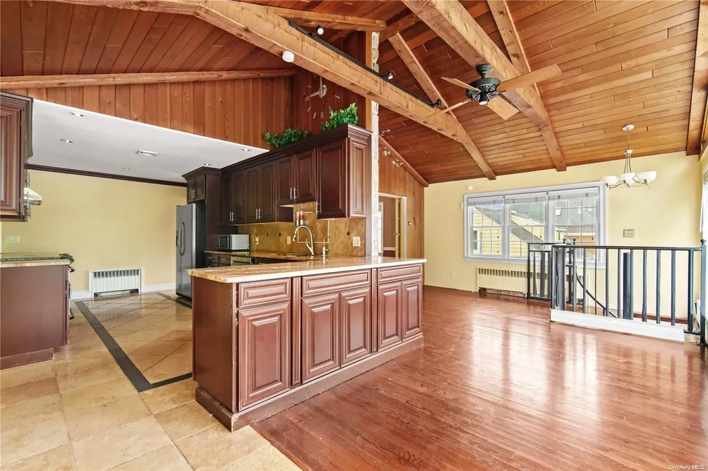 48 Smith Street Glen Head NY 11545