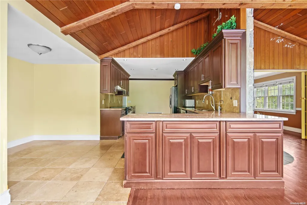 48 Smith Street Glen Head NY 11545
