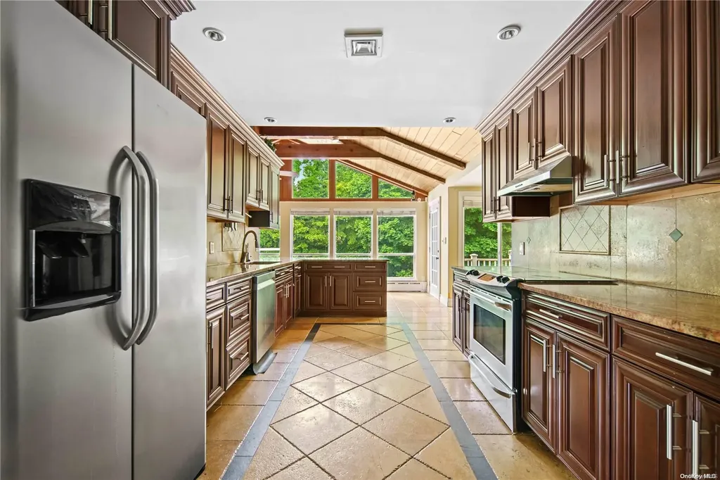 48 Smith Street Glen Head NY 11545