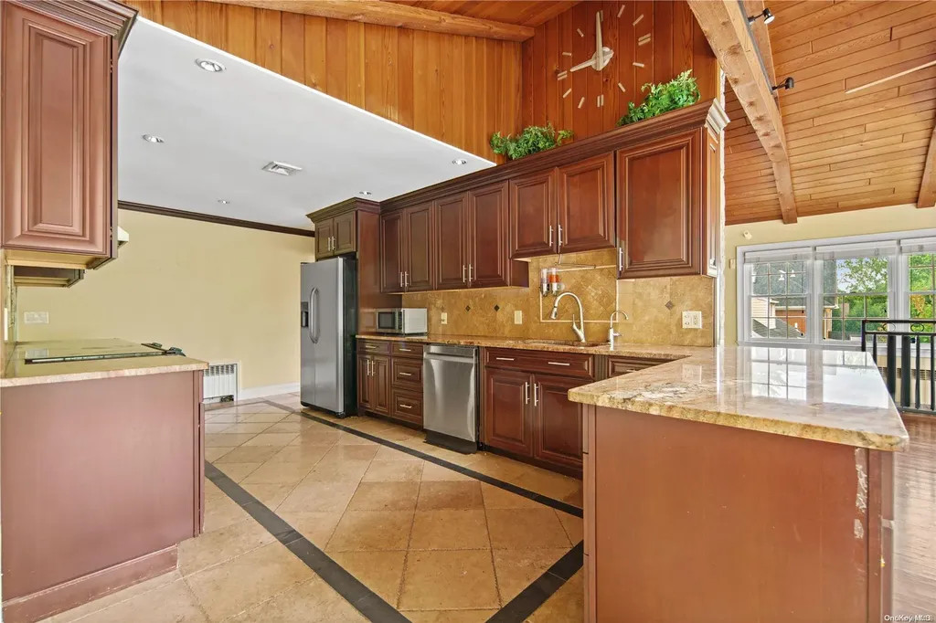 48 Smith Street Glen Head NY 11545
