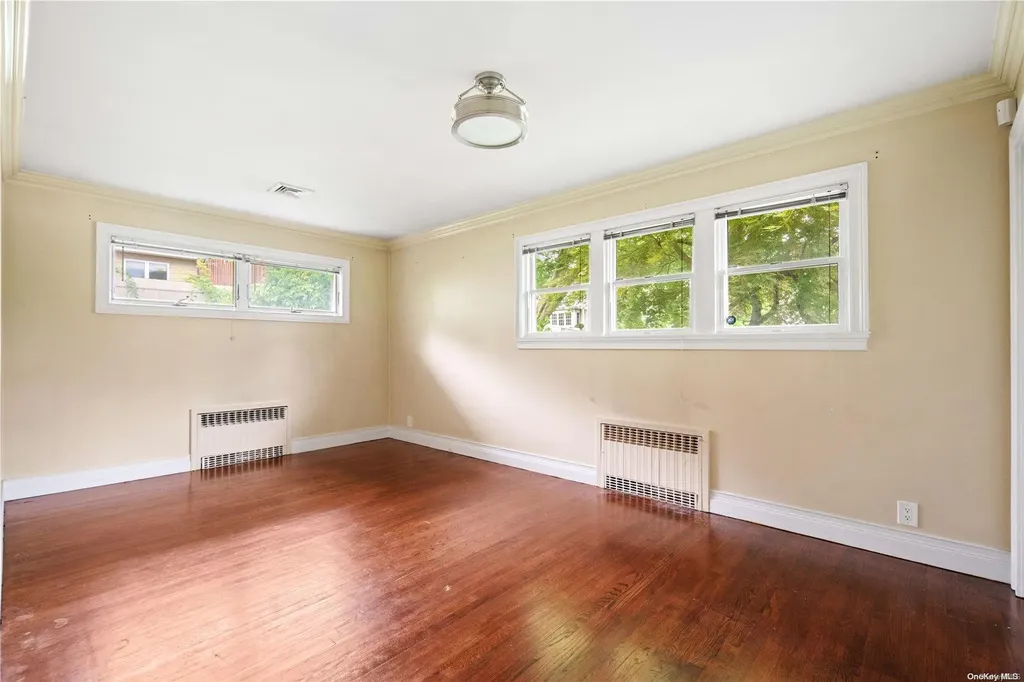 48 Smith Street Glen Head NY 11545