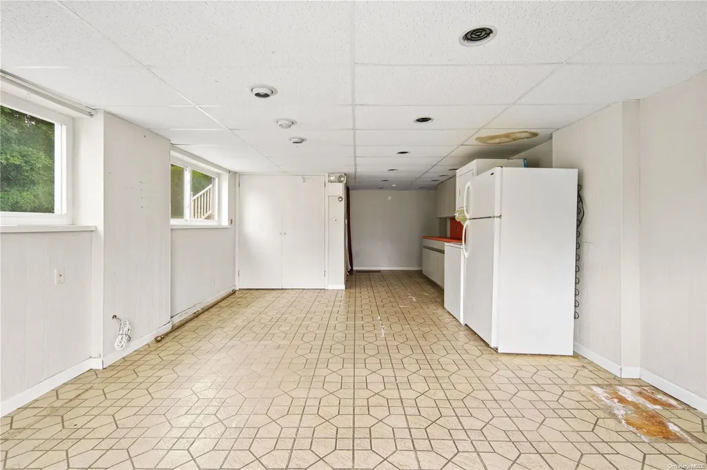 48 Smith Street Glen Head NY 11545