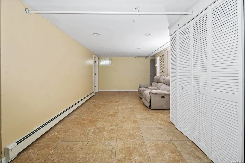 48 Smith Street Glen Head NY 11545