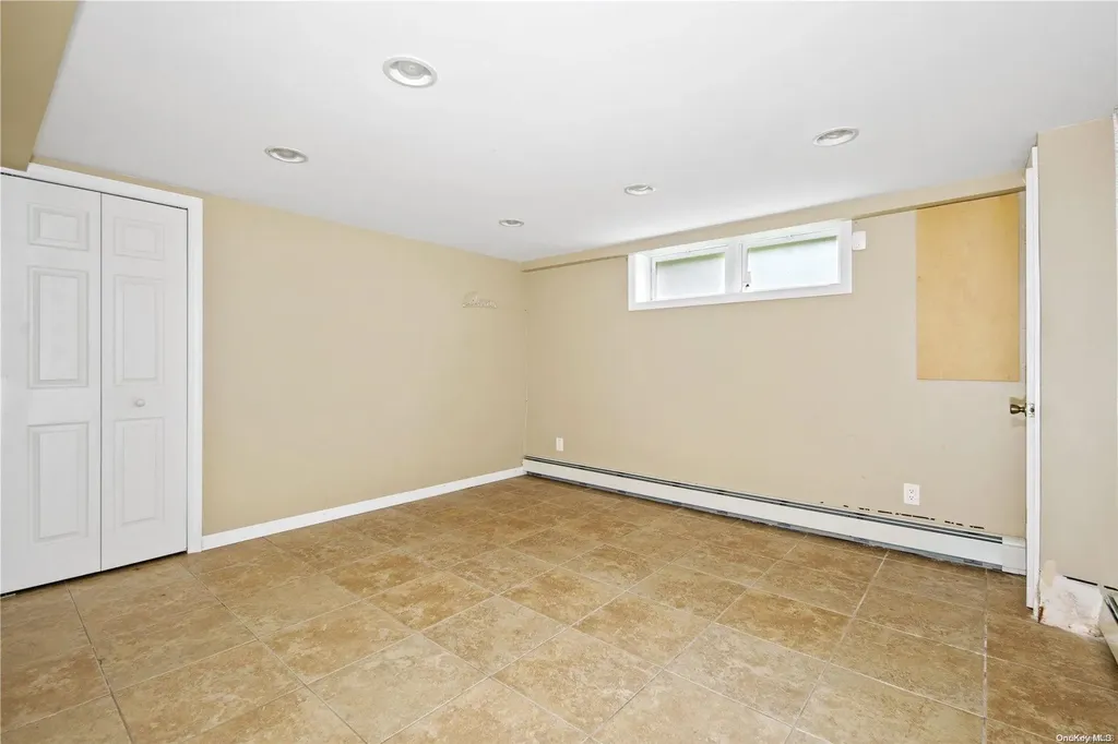 48 Smith Street Glen Head NY 11545