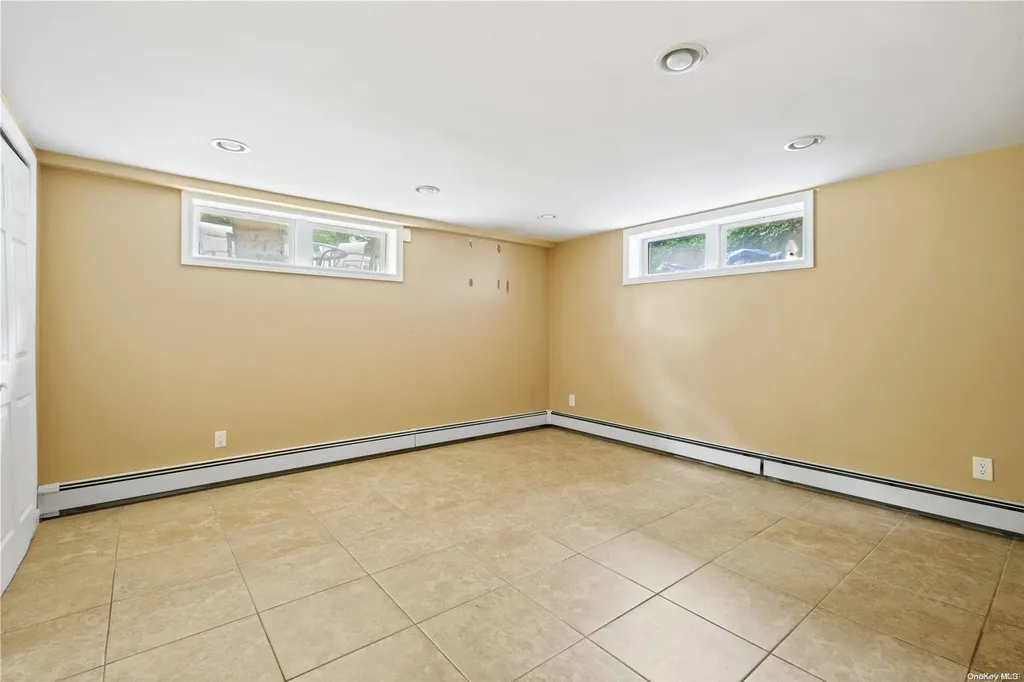 48 Smith Street Glen Head NY 11545